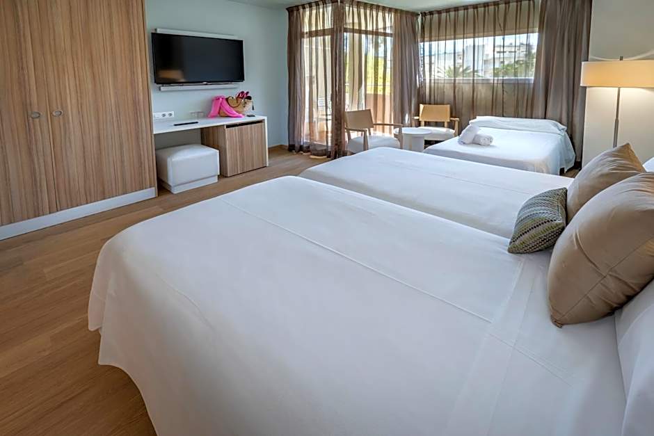 Monica Hotel