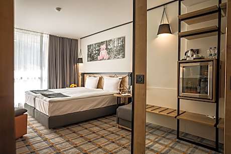 Signature Twin Room Slope View