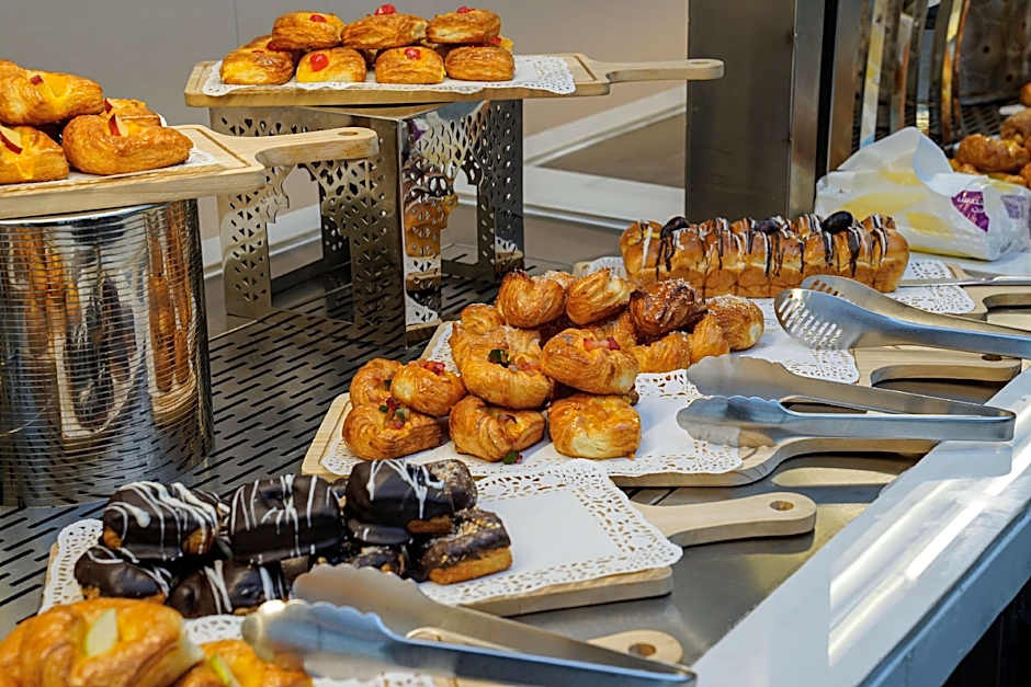 Best Western Plus Danat Almansak Hotel