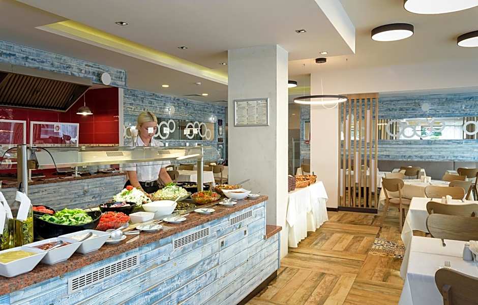 Lion Sunny Beach Hotel