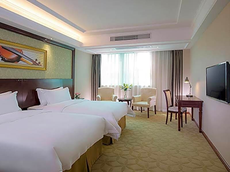 Vienna Hotel Shenzhen Bao'an Qianjin Road 1st Baotian Road Metro Station