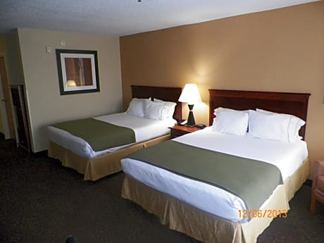 Standard Room with Two Queen Beds
