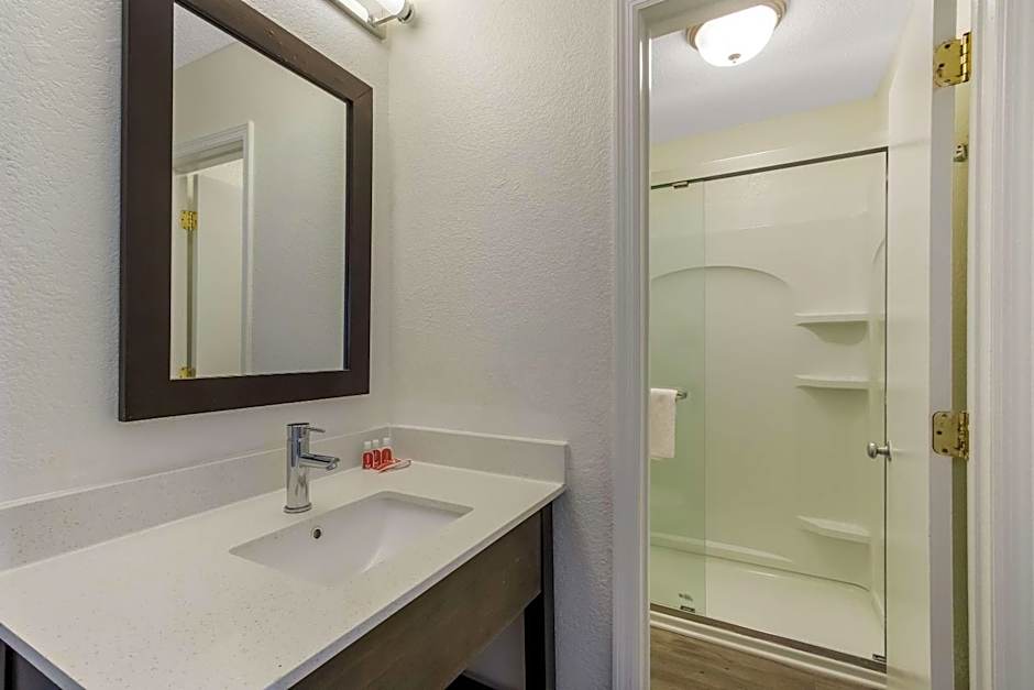 Econo Lodge Cherry Point
