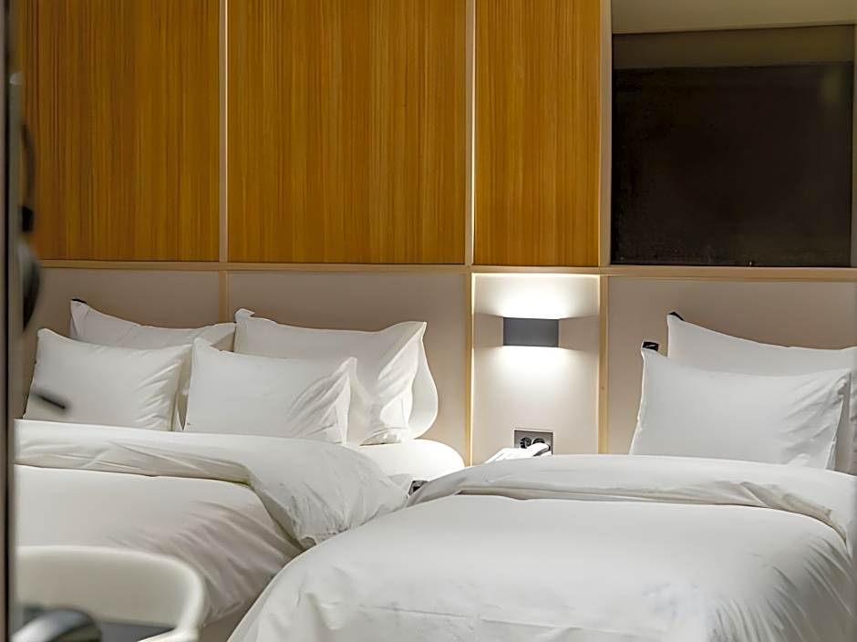 Jecheon The Wall Hotel