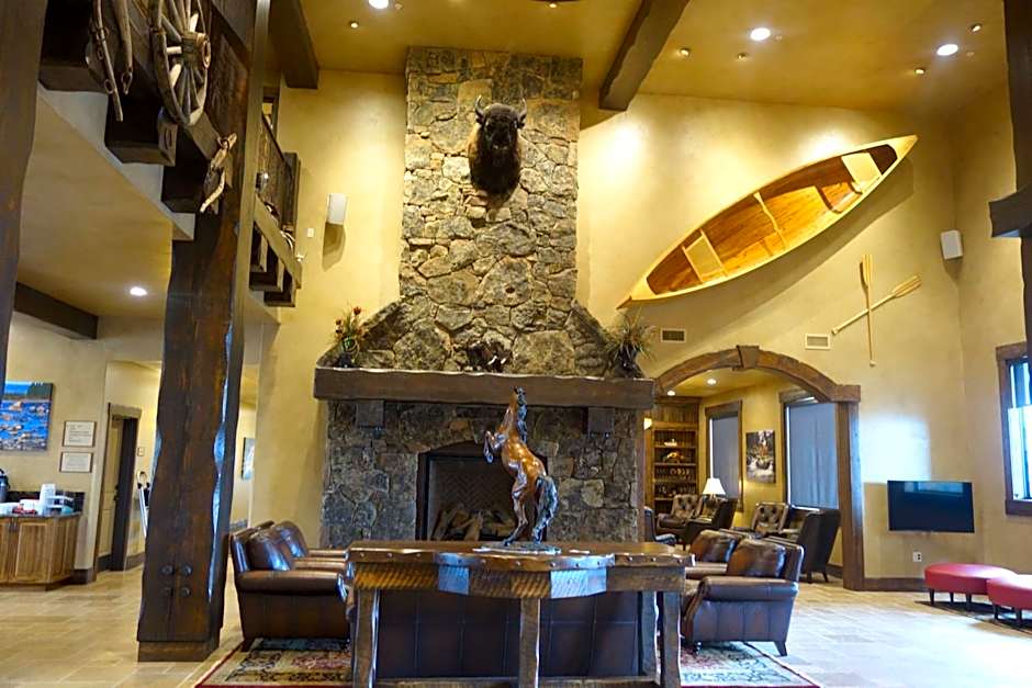 Glacier International Lodge