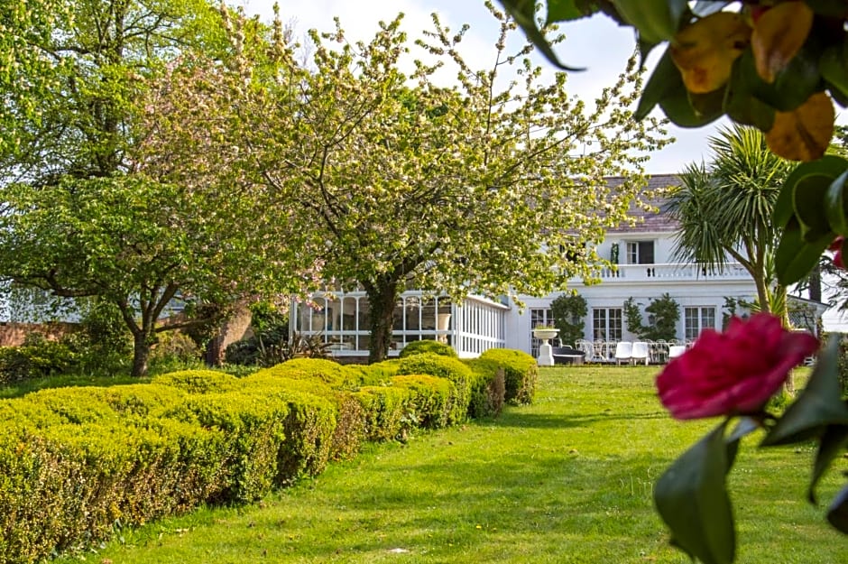 Cedar House Boutique B&B