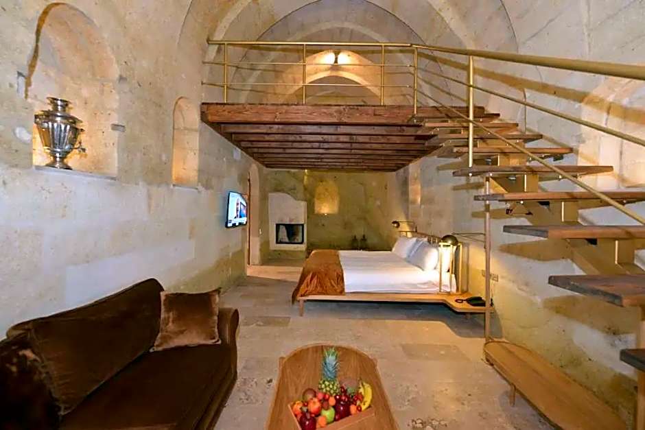 EVANTHIA CAVE SUITES