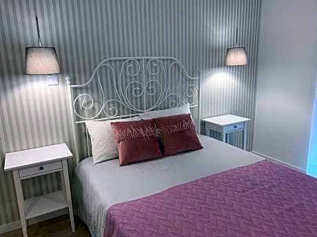 Superior One-Bedroom Apartment