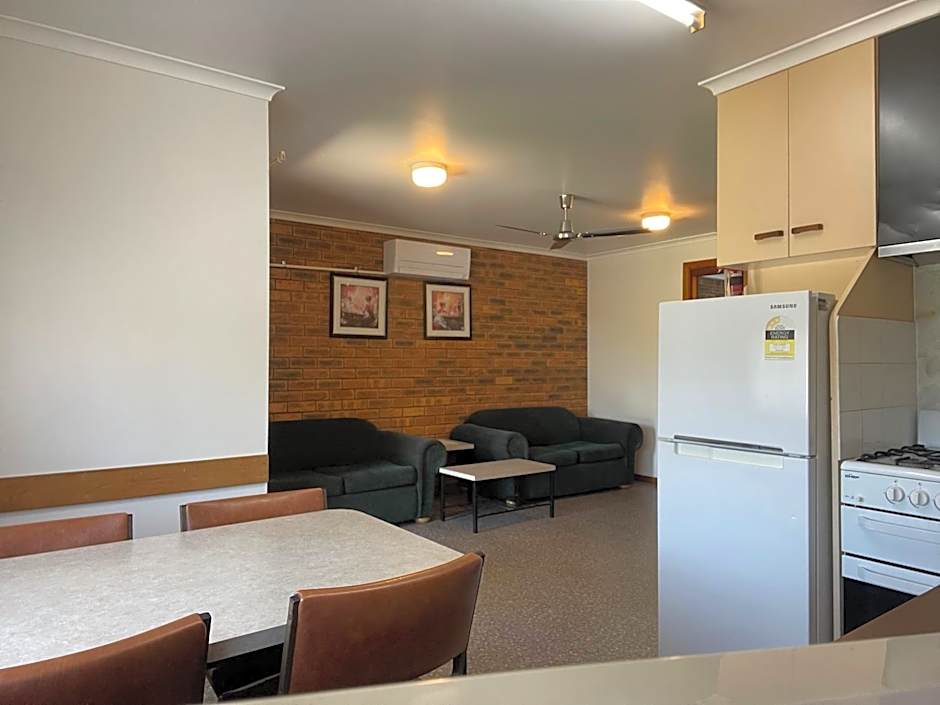 Marlo Caravan Park & Motel