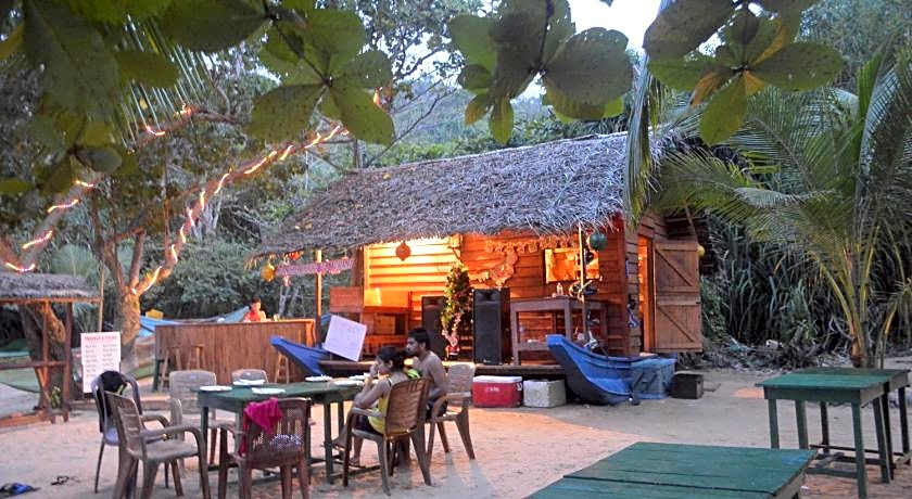 Villa Baywatch Rumassala