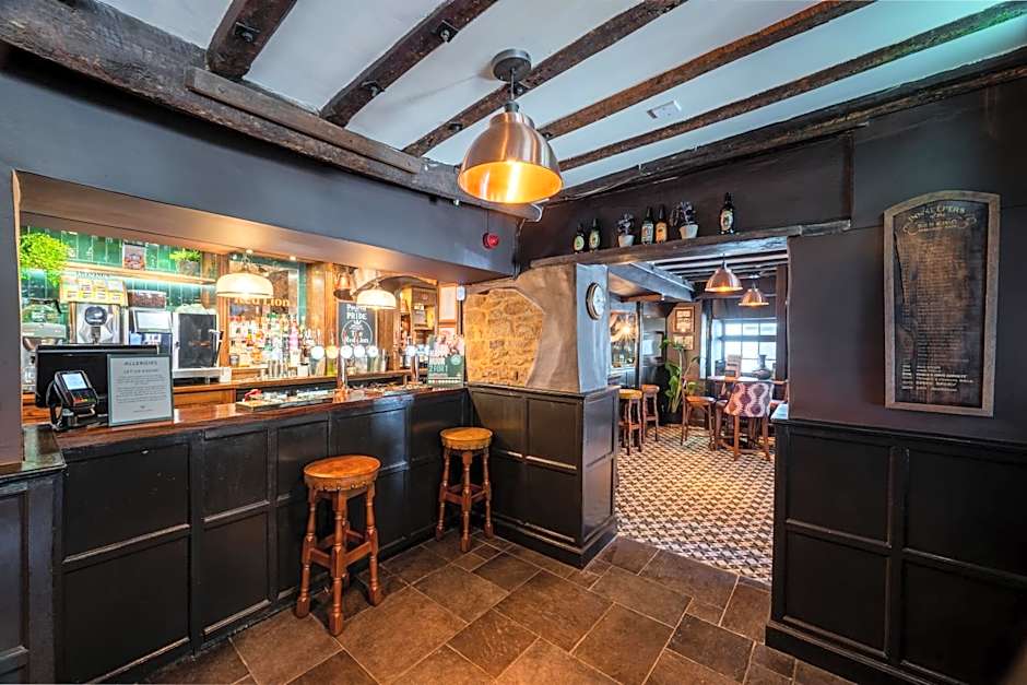 Red Lion Hotel by Greene King Inns