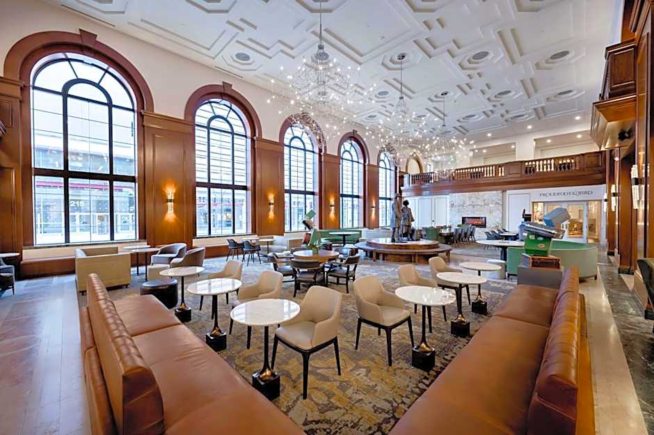 Hotel Fort Des Moines, Curio Collection by Hilton