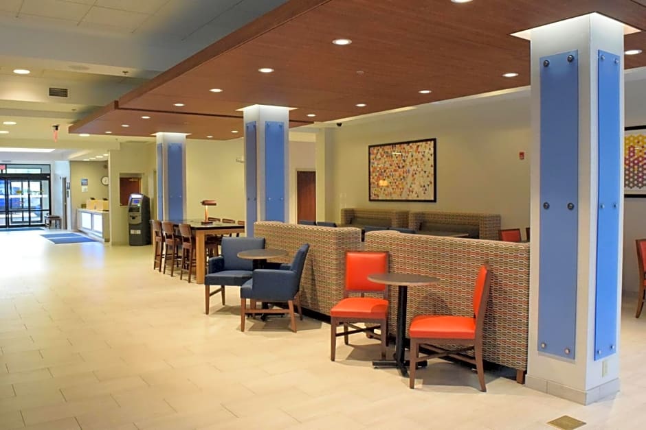 Holiday Inn Express Hotel & Suites Rochester Webster