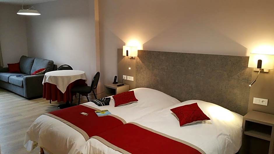 Logis - Hotel Restaurant La Sapinière - Proche Saint Omer