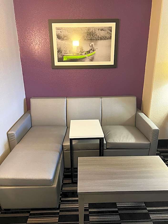 La Quinta Inn & Suites by Wyndham Ada