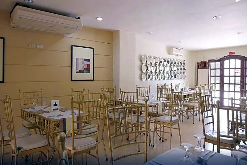 Metro Vigan Inn Bed & Breakfast Hotel