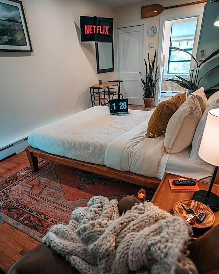 The Willow, Catskill