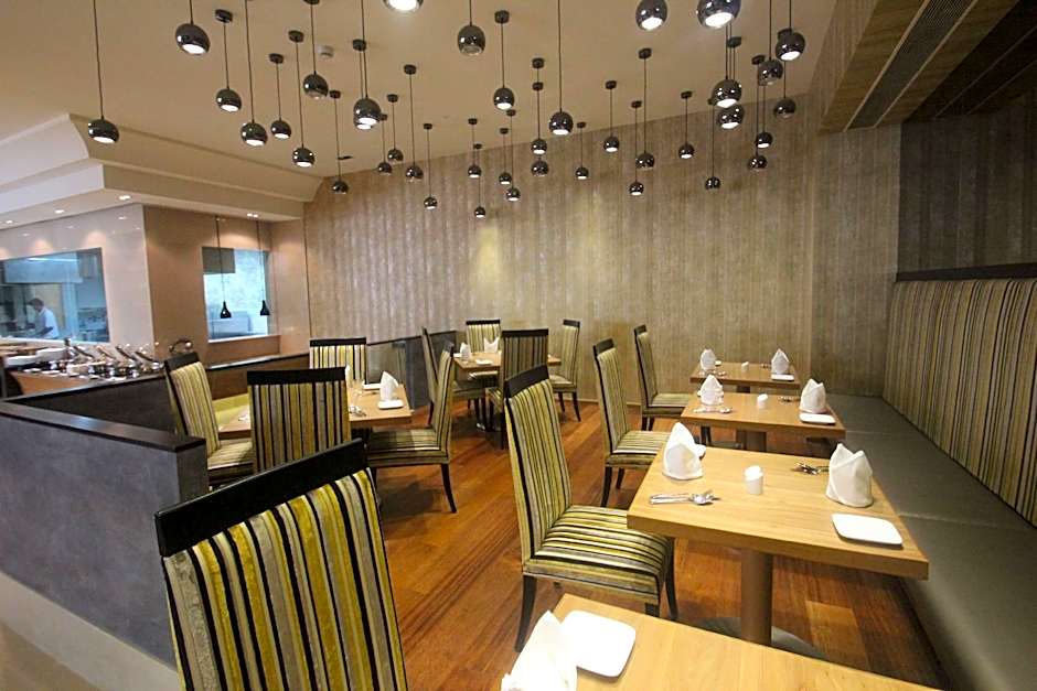 Balaji Sarovar Premiere