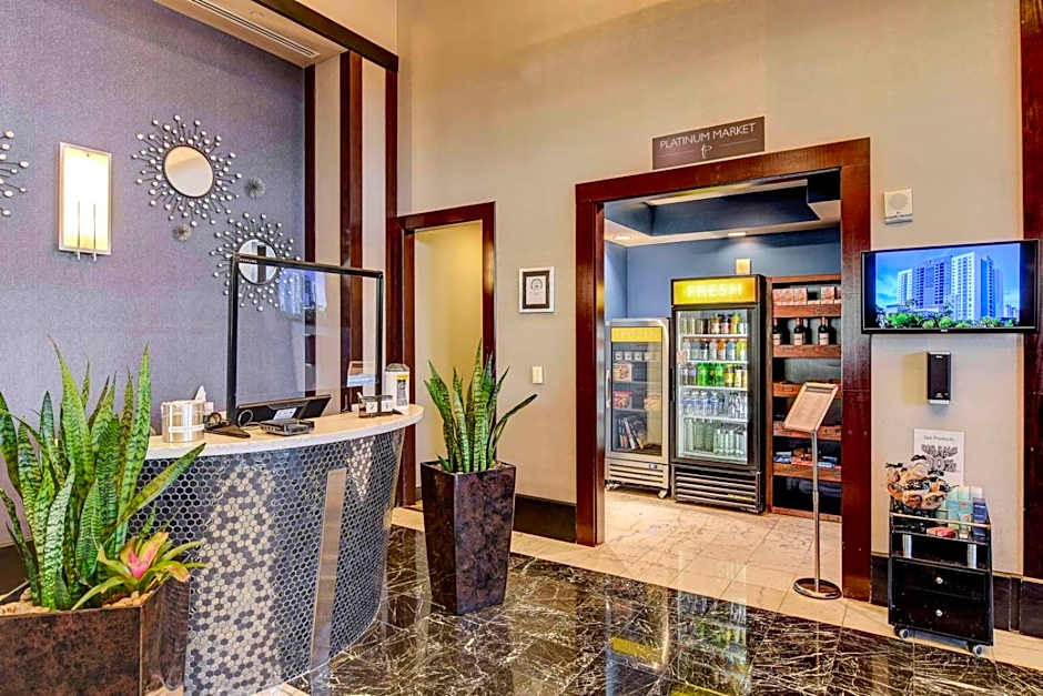 Princess Suite * Platinum Hotel with balcony Strip VIEW