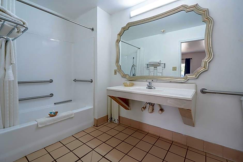 Budget Inn by Oyo San Augustine