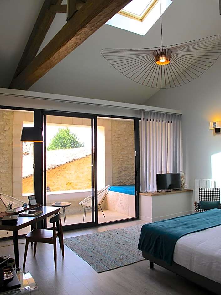 La Cour des sens, domaine d'hôtes- Spa piscine chauffée