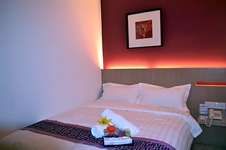 Standard Queen Room