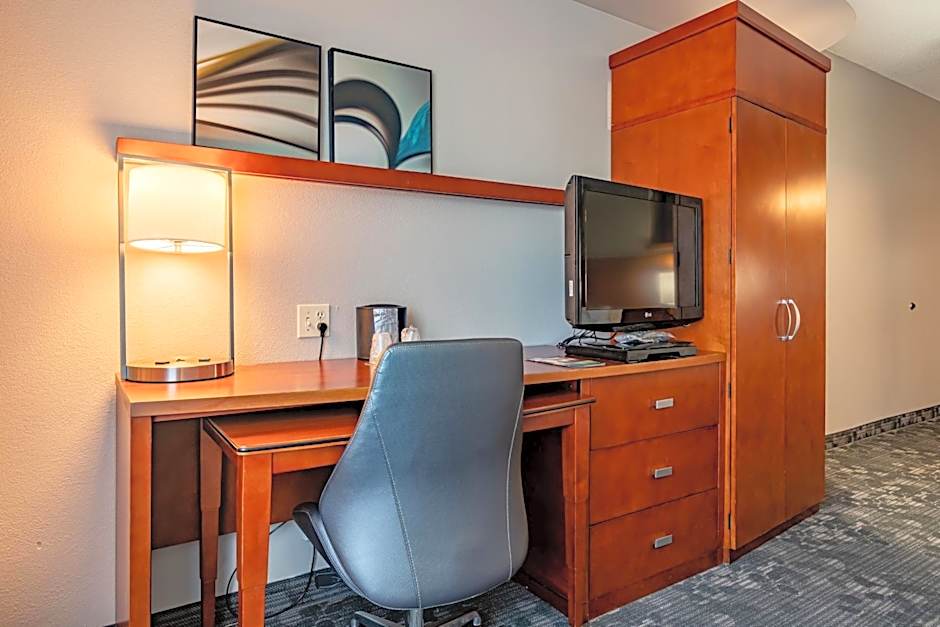 Courtyard by Marriott Brunswick