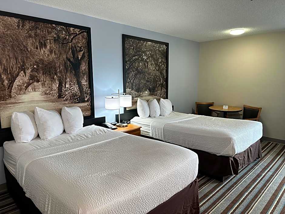 Super 8 by Wyndham Valdosta/Conf Center Area