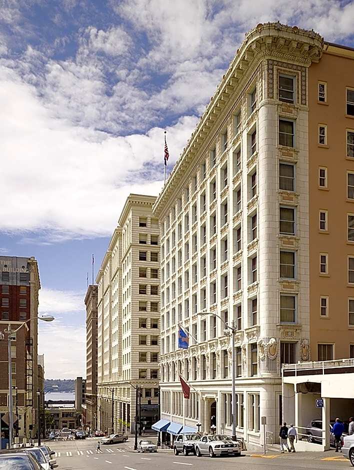 Arctic Club Hotel