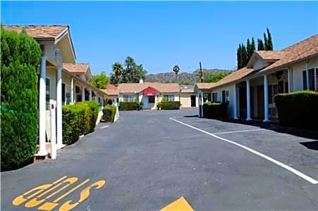Rose Bowl Motel