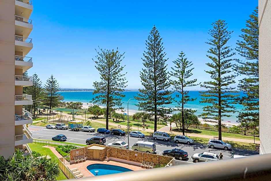 Columbia Beachfront Apartments on Rainbow Bay