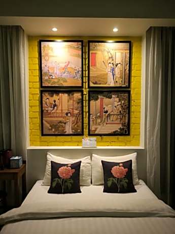 Standard Queen Room