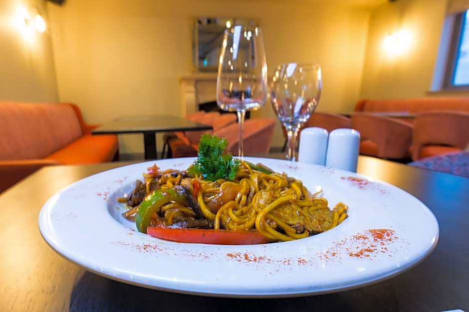 Castle Varagh Hotel & Bar