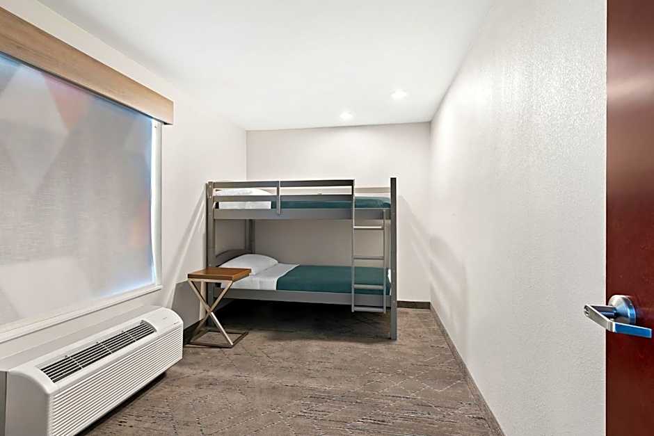 Holiday Inn Express & Suites Perry By IHG