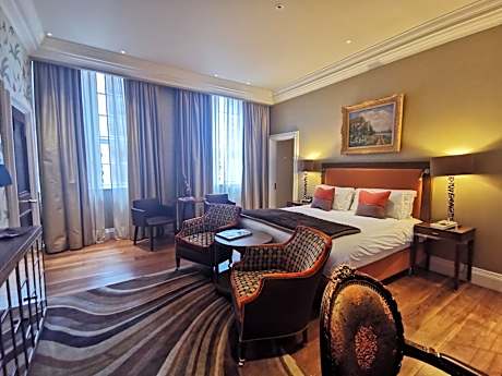 Roseate Classic Room