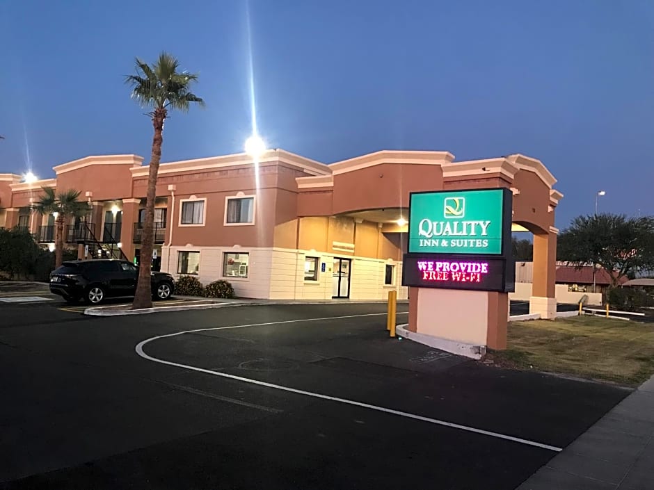 Quality Inn & Suites near Downtown Mesa