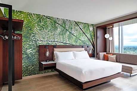 Executive King Suite with Park View - Executive Lounge Access
