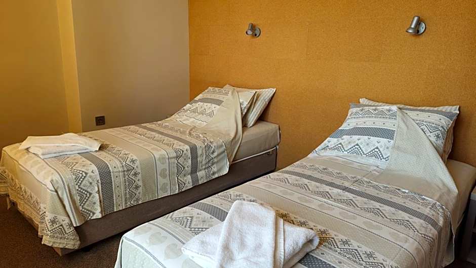Family Hotel Favourite – Obzor, WY
