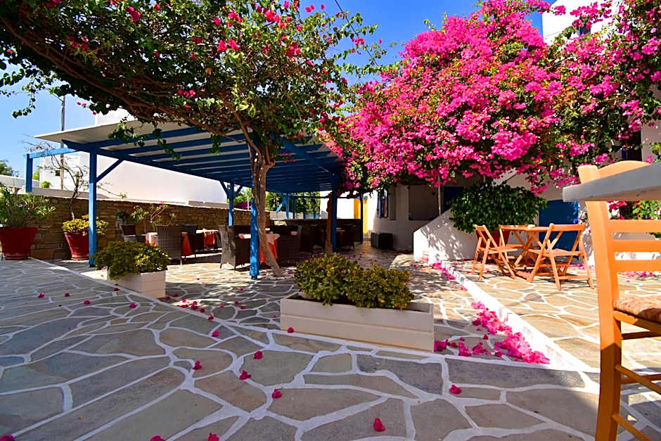 Ayeri Hotel