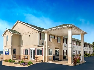 Days Inn by Wyndham Ozark