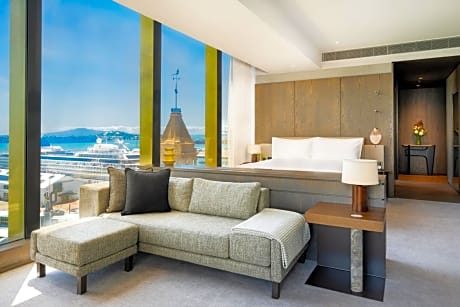 Junior King Suite with Harbor View