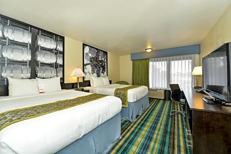 Queen Room with Two Queen Beds and Mobility/Hearing Access - Non-Smoking