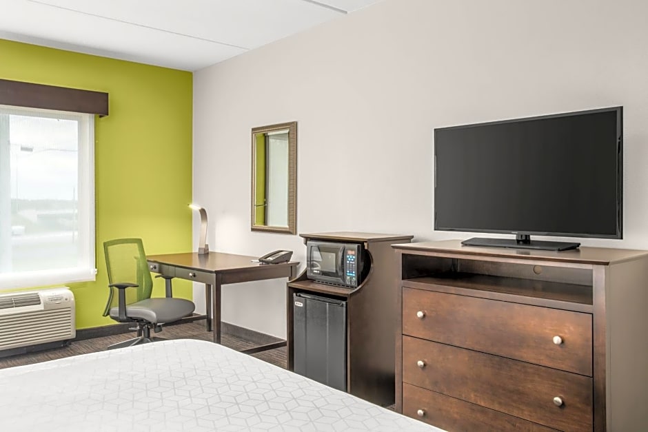 Holiday Inn Express & Suites Wilmington-Newark by IHG
