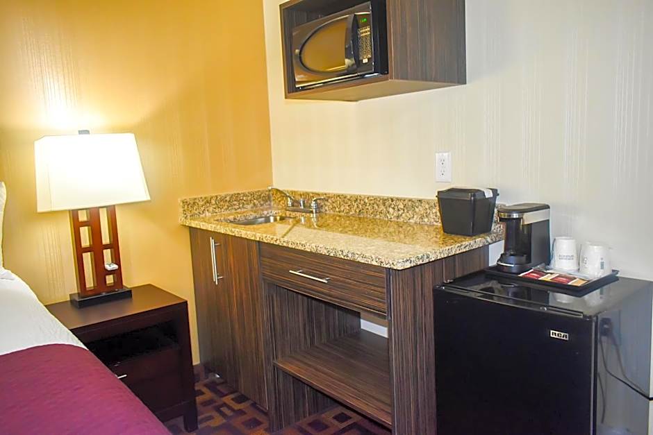 Days Inn by Wyndham Sylvan Lake