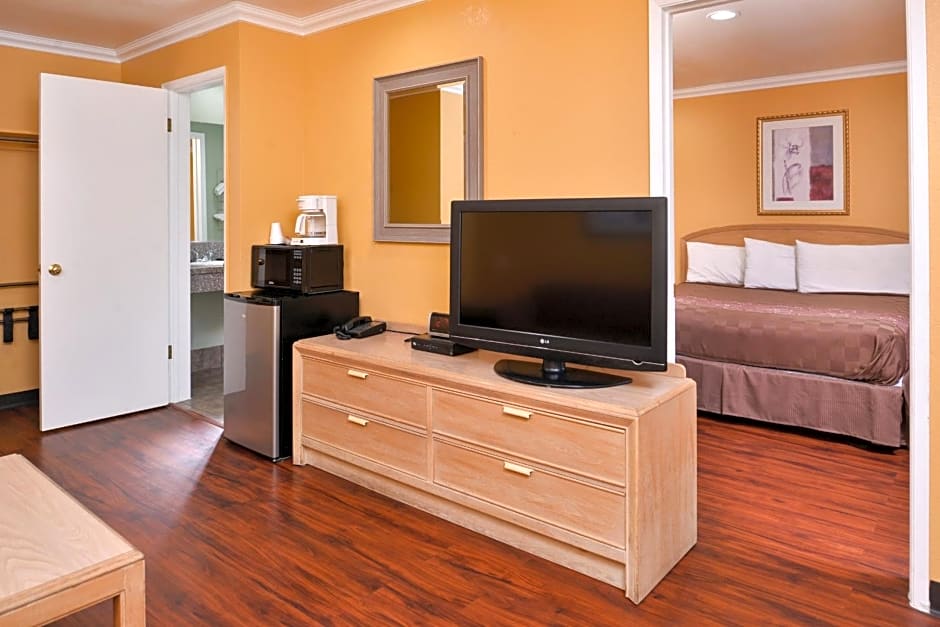 Americas Best Value Inn & Suites Clearlake Wine Country