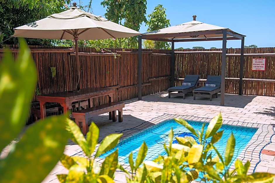 Monzi Safari Lodge