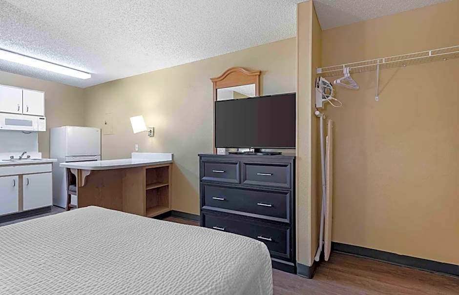 Extended Stay America Select Suites - Denver - Aurora South