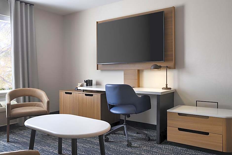 Fairfield by Marriott Inn & Suites Fresno River Park