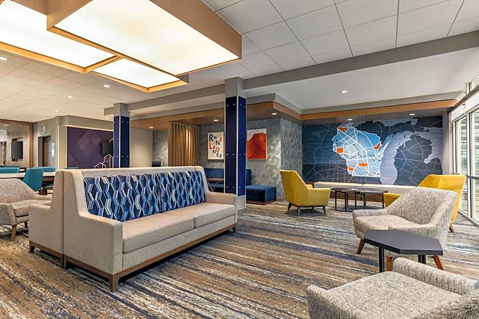 Holiday Inn Express And Suites Rhinelander By IHG