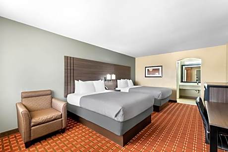 2 Queen Beds, Smoking